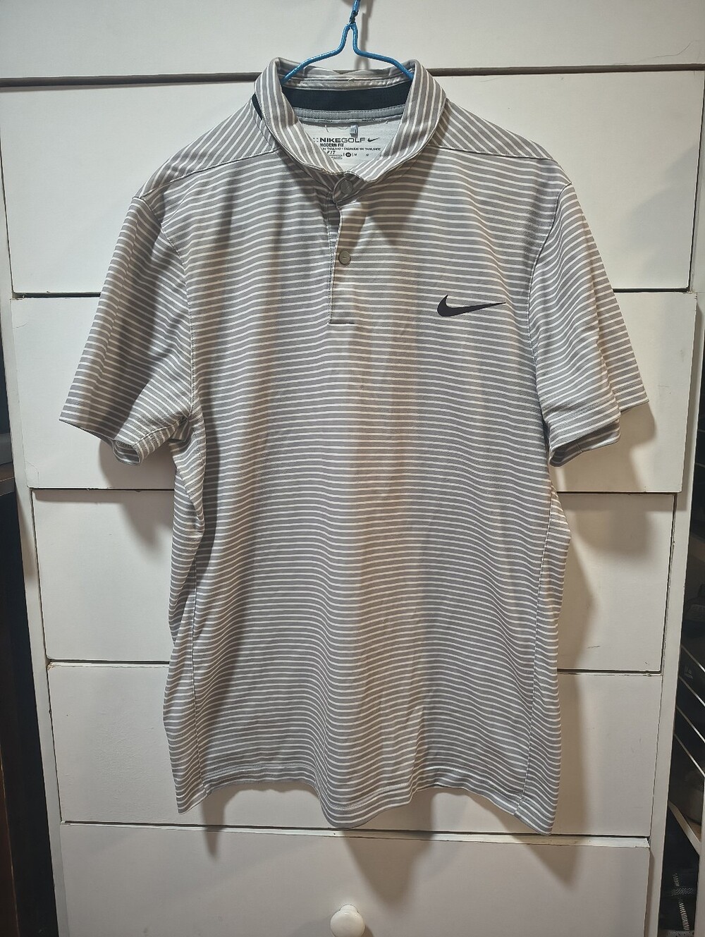Nike Men’s Light Gray & White Striped Polo